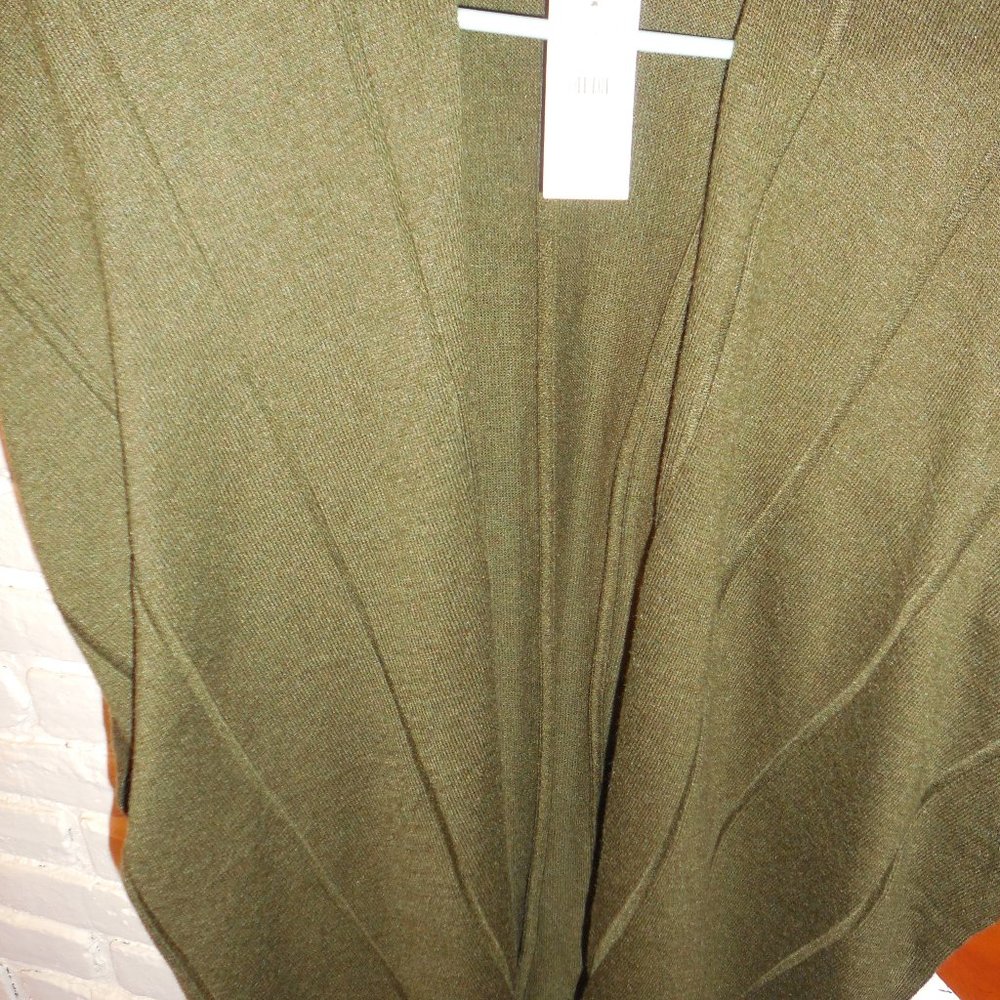 Taylor olive green throw